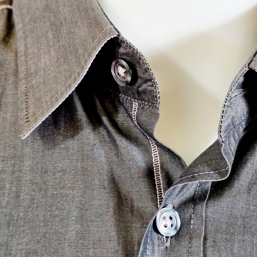 [Unique] Hugo Boss Elegant Gray Button Shirt - Picture 2 of 9